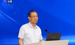 钟南山在人民日报撰文