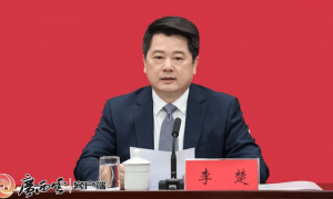 前任官宣被查1天后，桂林新书记到岗